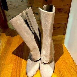 Never worn suede and waiting on its new home!